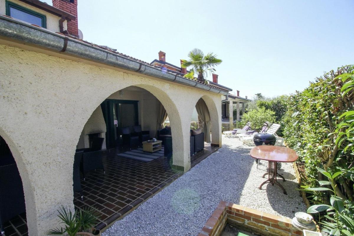 Casa Parenzana In Porec - Haus Fuer 7-9 Personen Exterior photo