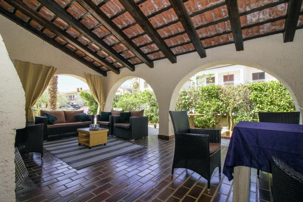 Casa Parenzana In Porec - Haus Fuer 7-9 Personen Exterior photo